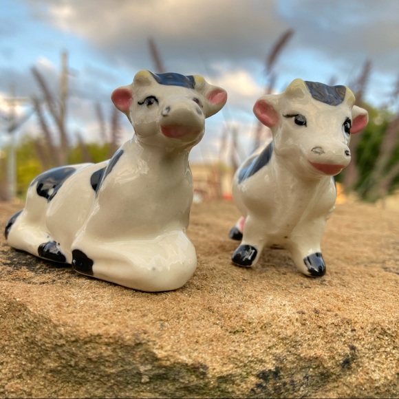 Cow Salt & Pepper Shakers - Picture 1 of 7